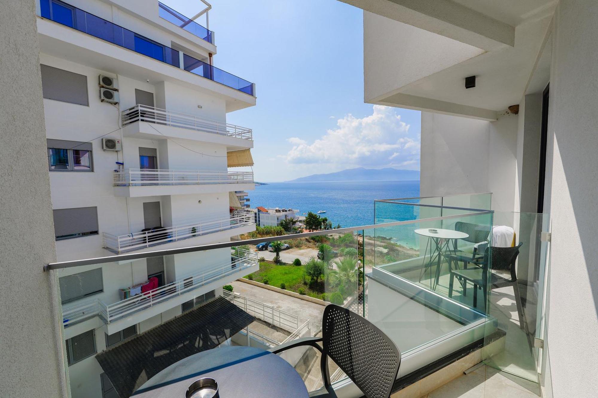 Dorchester Hotel Sarandë Exteriör bild